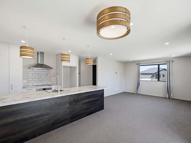 75 Hilton Drive_4
