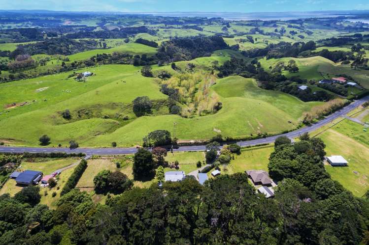 1437 Awhitu Road Pollok_15