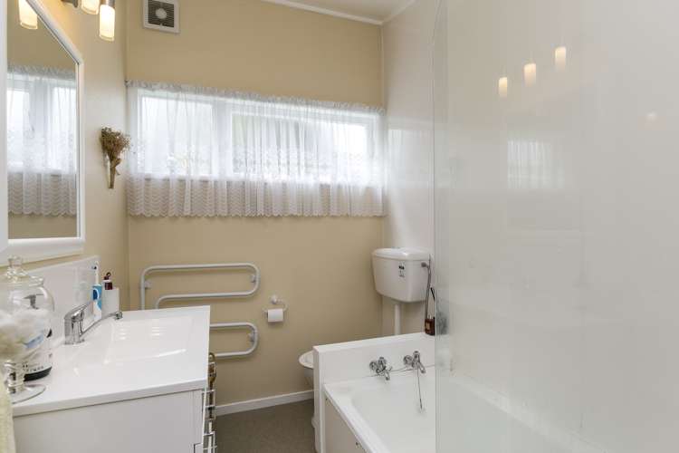 3/23 Collins Avenue Tawa_5