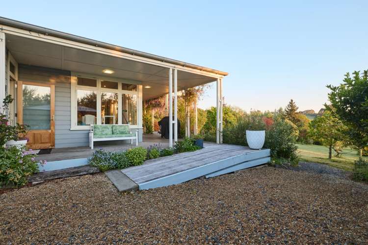 364 The Coastal Highway Redwood Valley_16