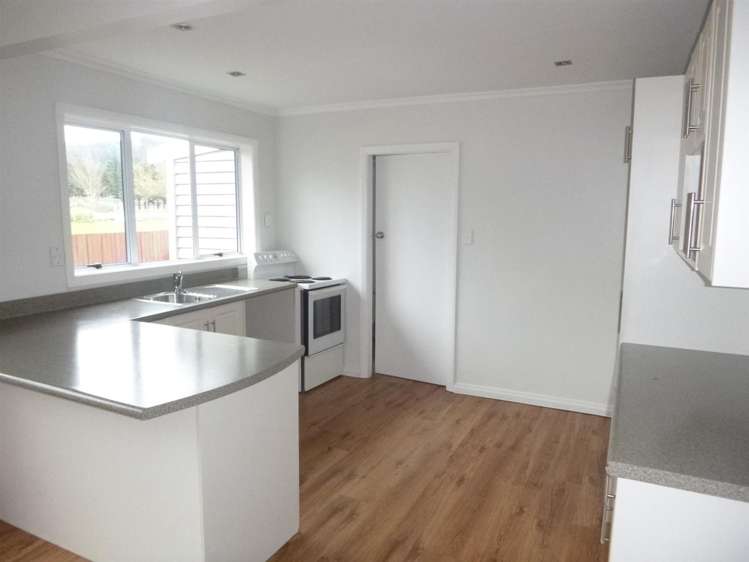 11 Wellington Road Wainuiomata_2