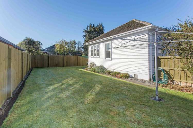 17 Coopers Road Dallington_10