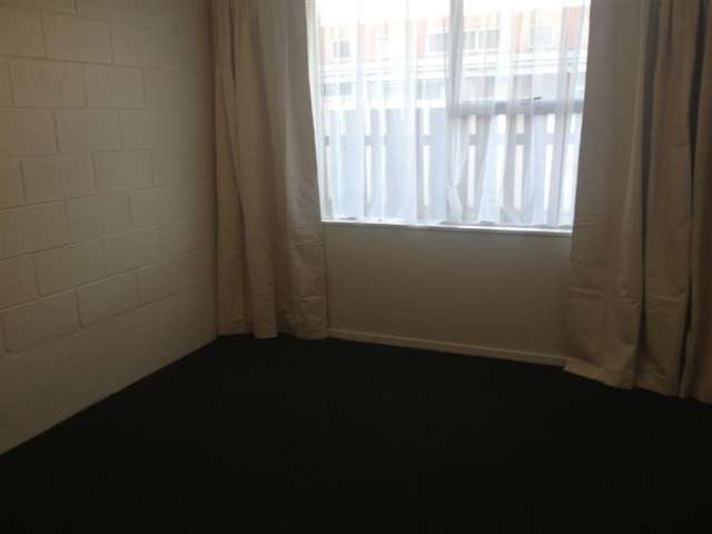 2/157 Eye Street Appleby_4