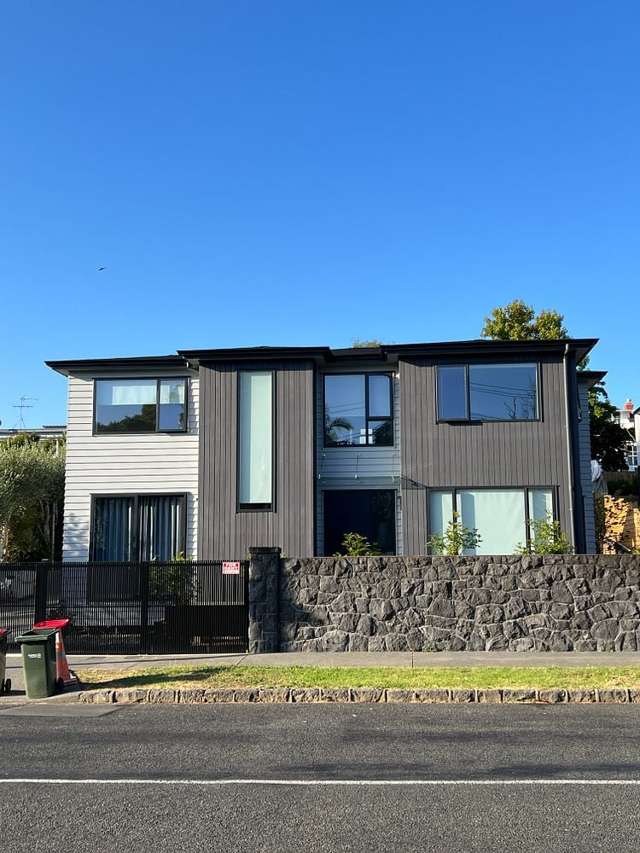 4Bedrooms House Near New Build in Mt Eden