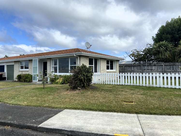 2/900 Townshend Place 10482_1