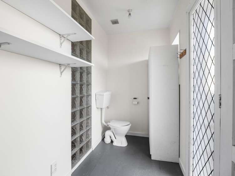 6 Robin Street Burwood_12