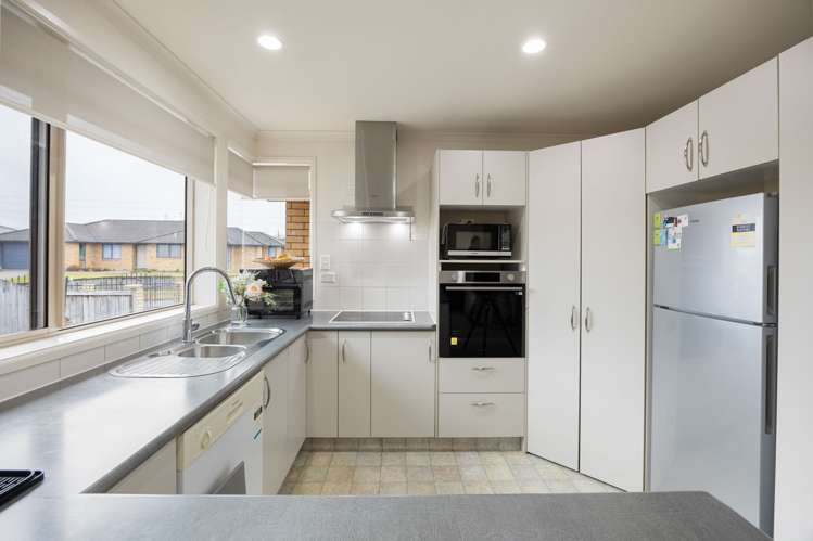 6 Saint Johns Avenue Hamilton East_7