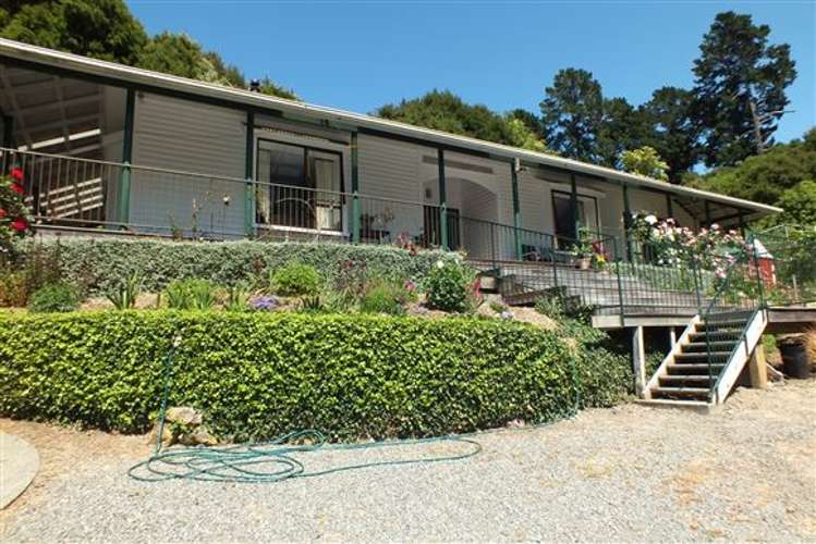 137 Barrys Bay Valley Road Duvauchelle_0
