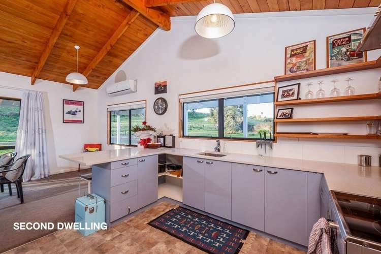 256 State Highway 16 Kumeu_17