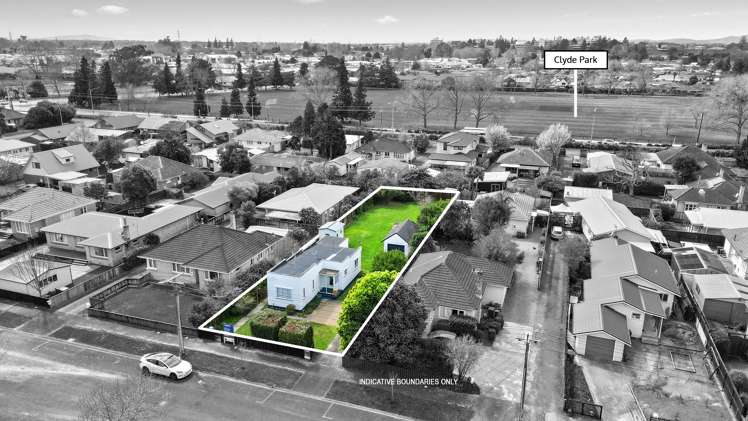 216 Fox Street Hamilton East_16