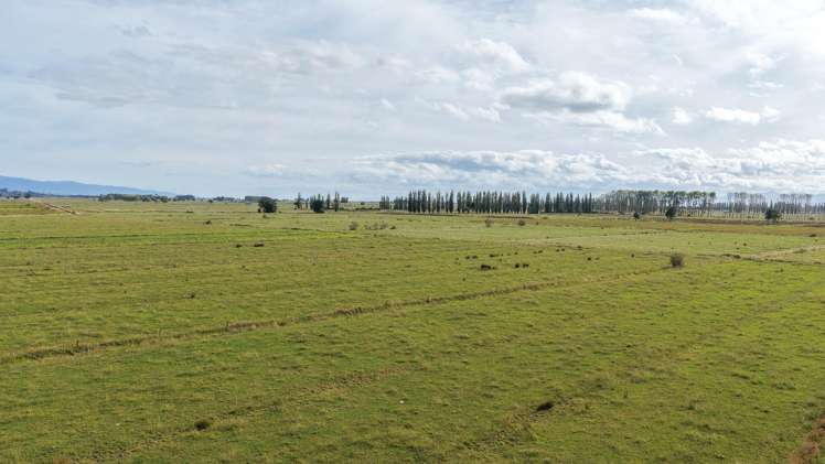 33 and 92 Back Miranda Road Waitakaruru_10