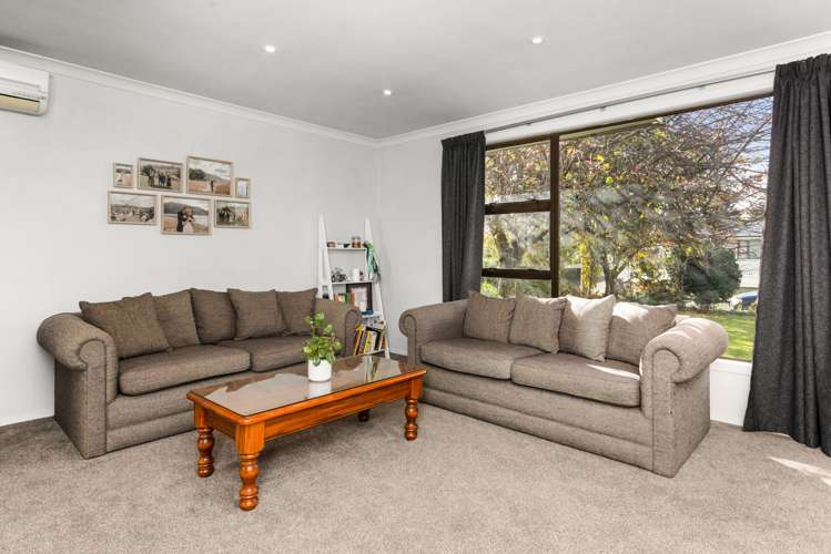 8 Elizabeth Place Clive_5