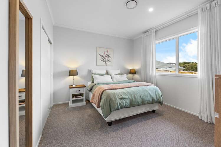 32 OMAHURU ROAD  "Kahawai Point" Glenbrook_37