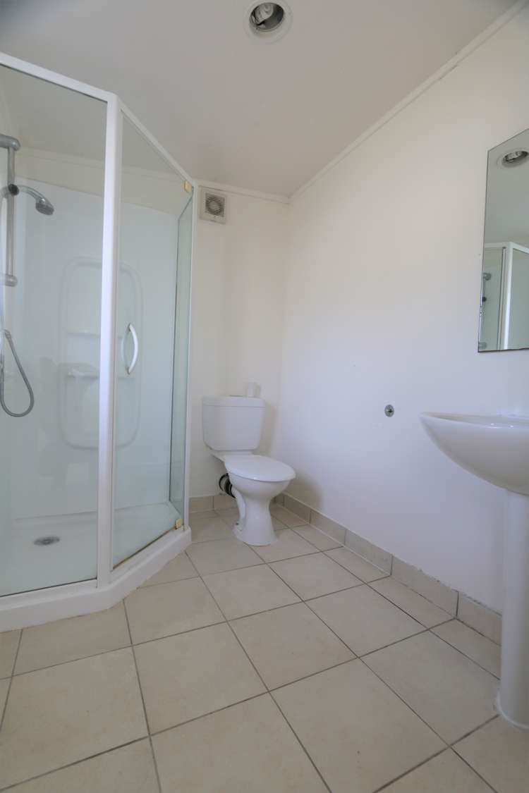 338 Glengarry Road Glen Eden_15