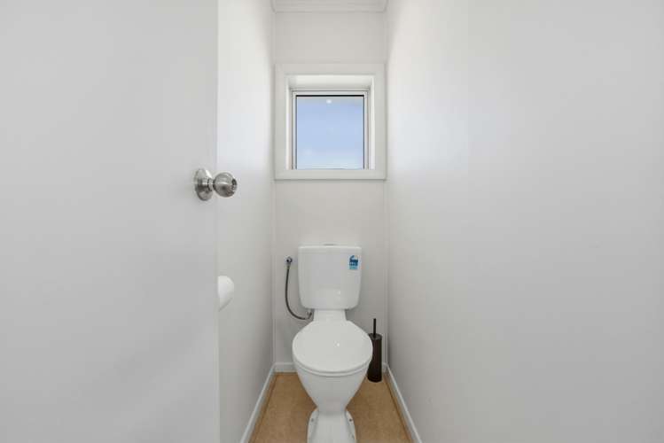 2/270 East Coast Road Forrest Hill_9