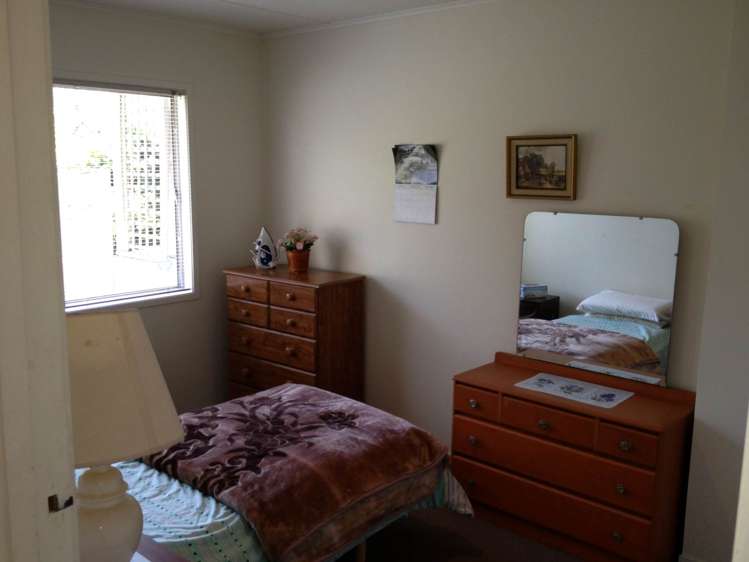 2/80 West Coast Road Glen Eden_5