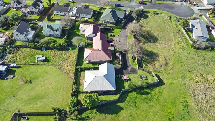 12 A,B,&C George Clay Place Huntly_17