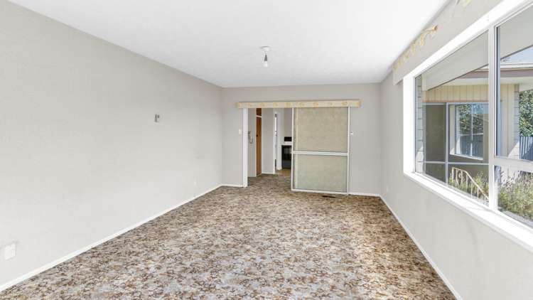 149B Gayhurst Road Dallington_6