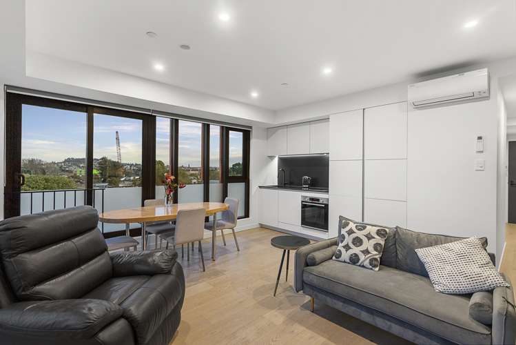 404/2 Miller Street Point Chevalier_8