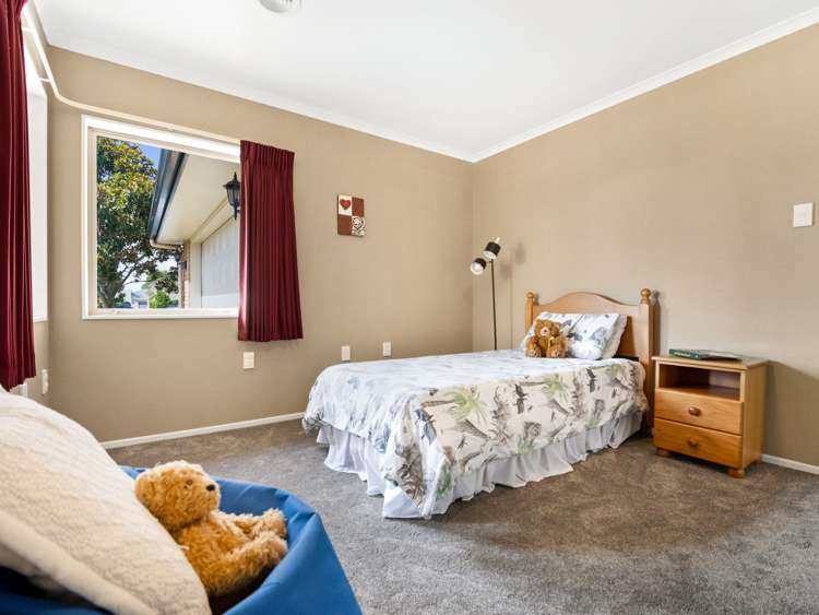 4 Merlin Close Huntington_19