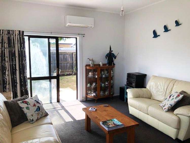 335 Breezes Road Aranui_8