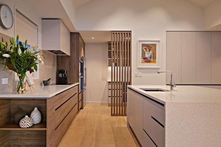 635 Peninsula Road Kelvin Heights_8