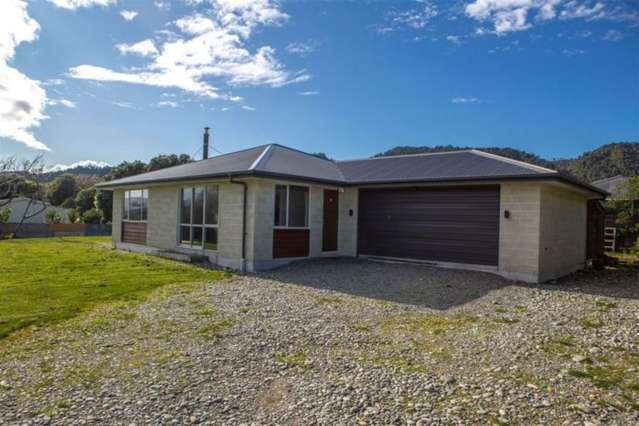 58b Domett Esplanade Cobden_1