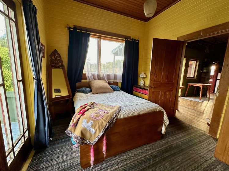 5 Park Lane Owaka_11