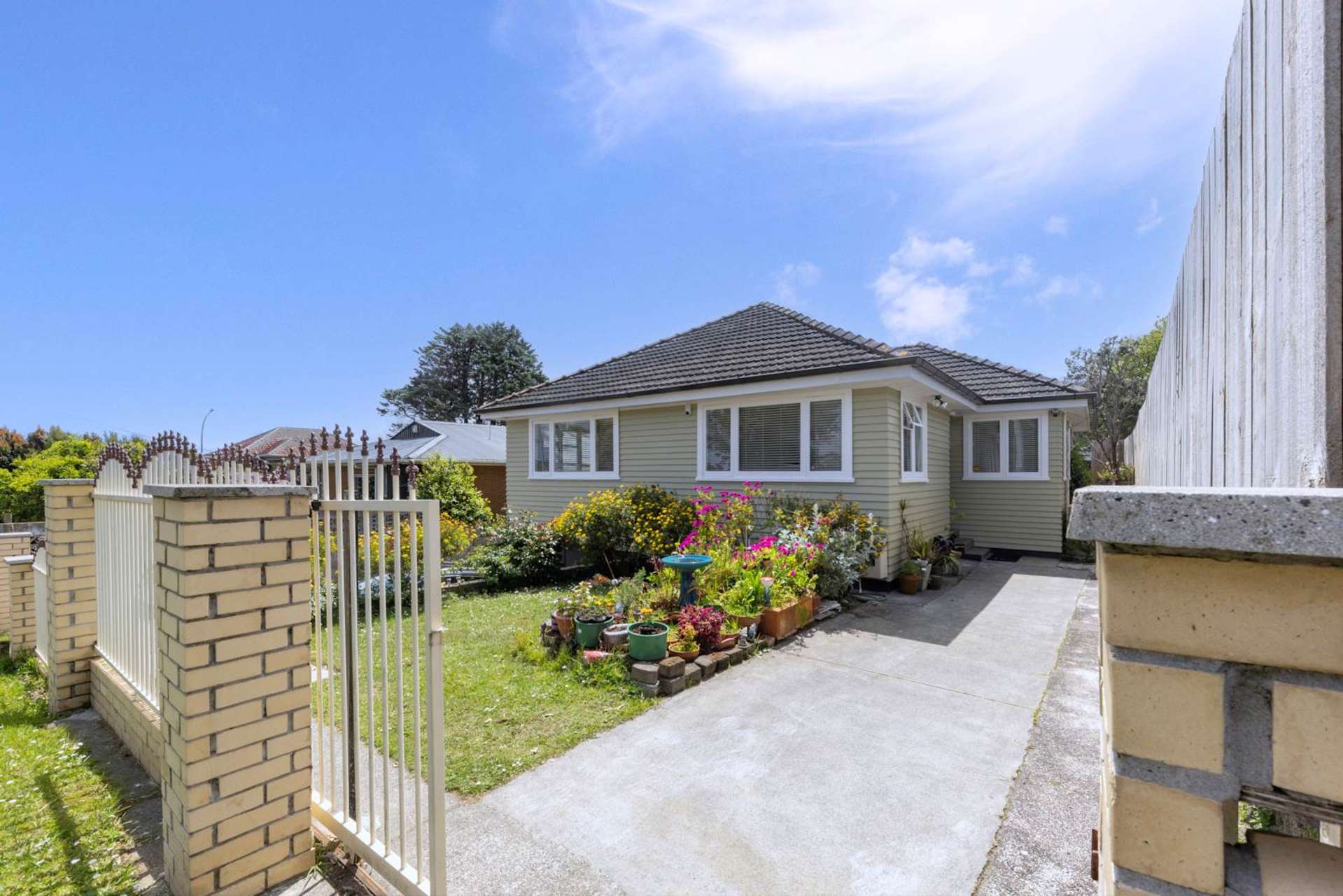 692 Richardson Road Mount Roskill_0