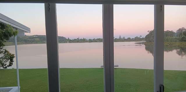 Wow  Waterfront in Tairua