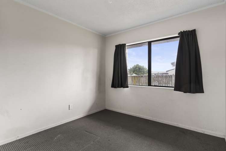 74 Maplesden Drive Clendon Park_11