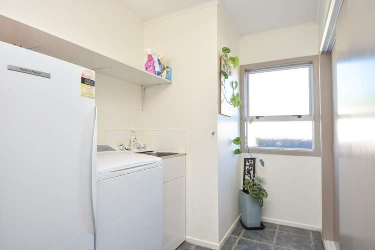 374 High Street South Carterton_18