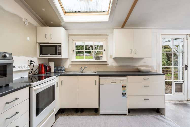 420 North Road North East Valley_9