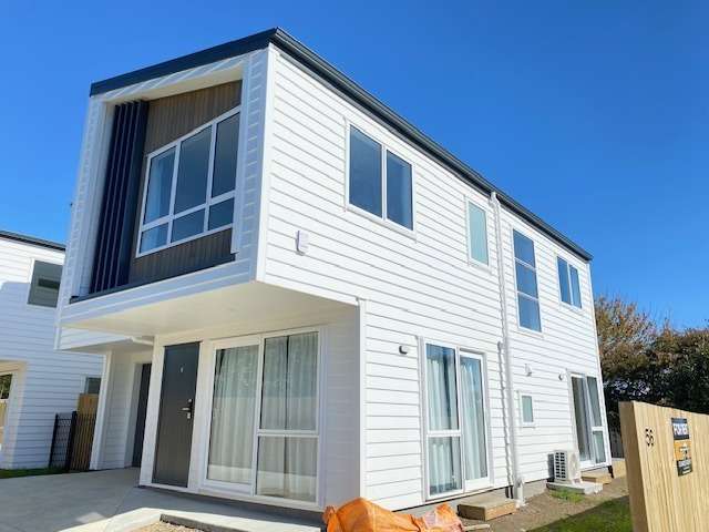A 2-storey Houses with internal access garage in Howick