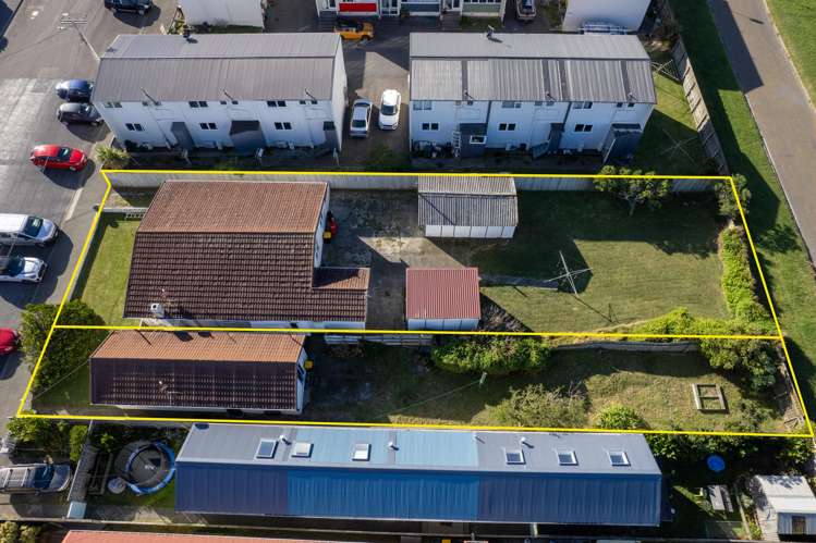 73 Apu Crescent Lyall Bay_19