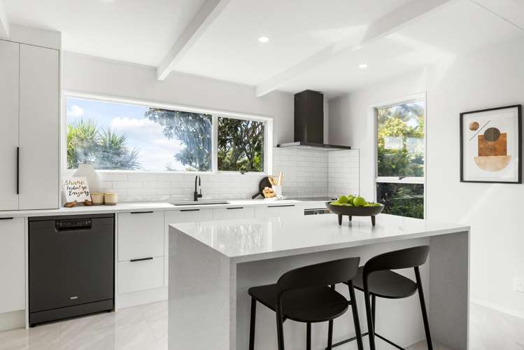 2/35a Rangatira Road Beach Haven_12