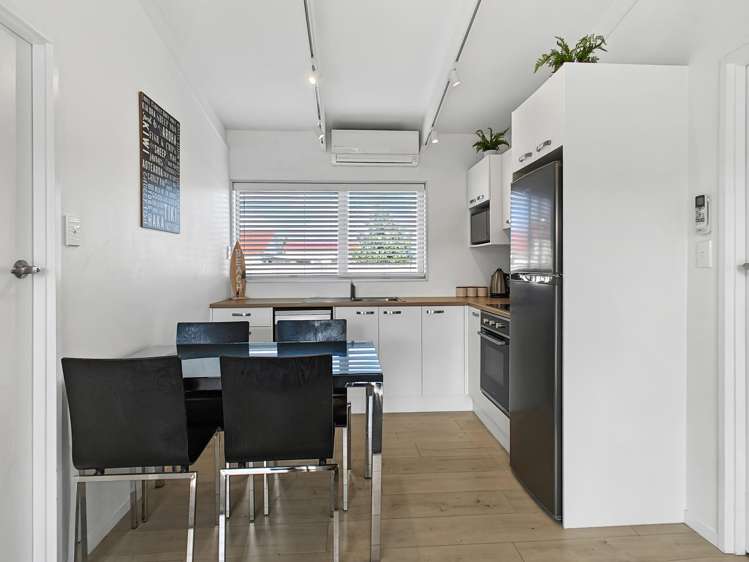 2/415 Port Road Whangamata_4