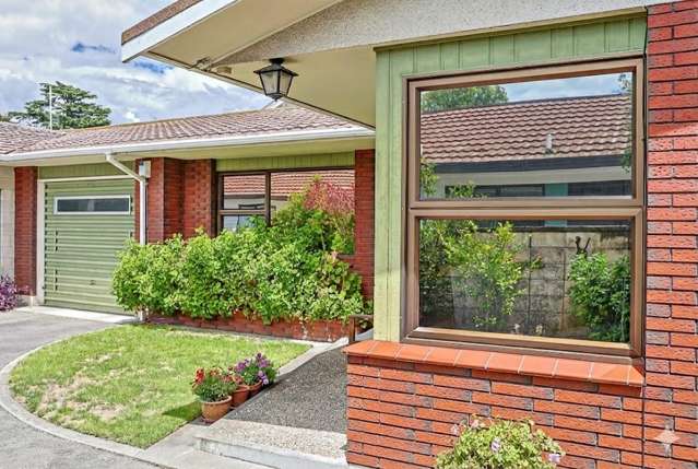 2/702 Tomoana Road Mahora_1