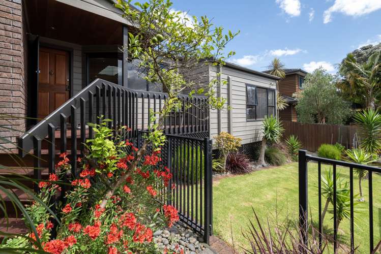 6 Borrowdace Avenue Botany Downs_20