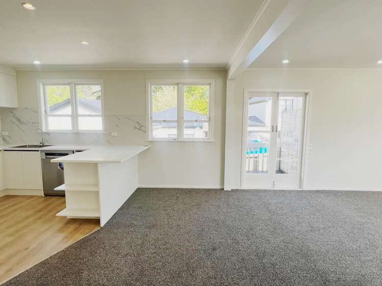 65 Woodside Road Massey_5