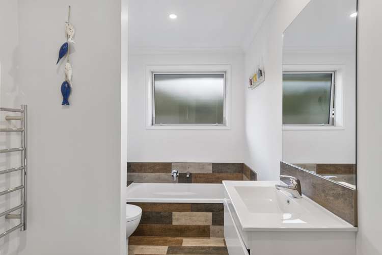 288 Ballintoy Park Drive Welcome Bay_14