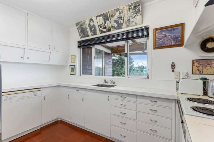 64 Holly Street Avondale_11