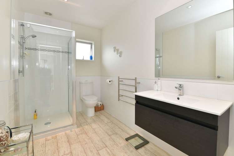 286 Alec Craig Way Gulf Harbour_14