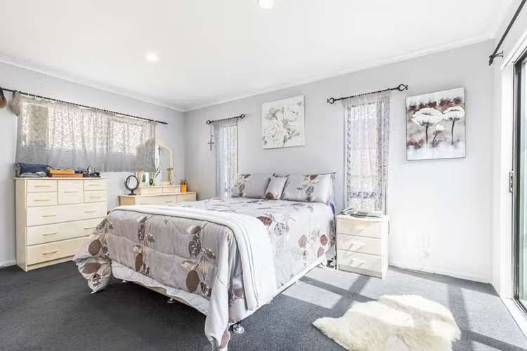  52 Hewlett Road Massey_8