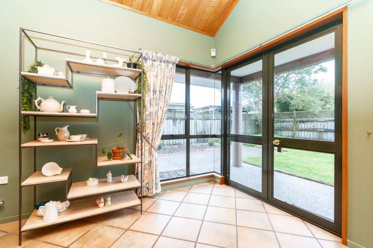 6 Earls Court Hillcrest_14