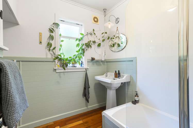 7 Tasman View Road Bethells Beach_17