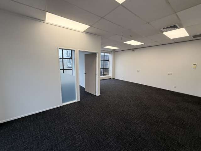 4 Market Grove Hutt Central_2