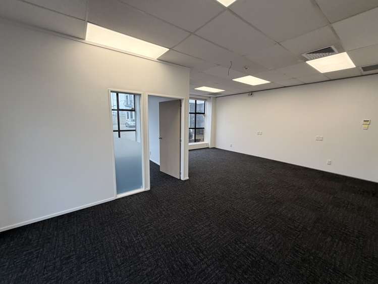 4 Market Grove Hutt Central_2