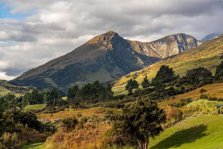 5 River Valley View Glenorchy_23