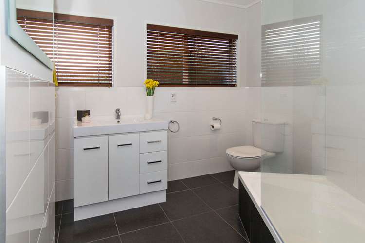 6 Hartles Place Mellons Bay_13